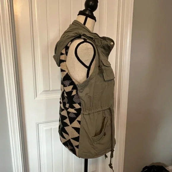 Fashionomics Olive Green Mockneck Utility Vest with Lining and Removable Hood - Picture 6 of 14